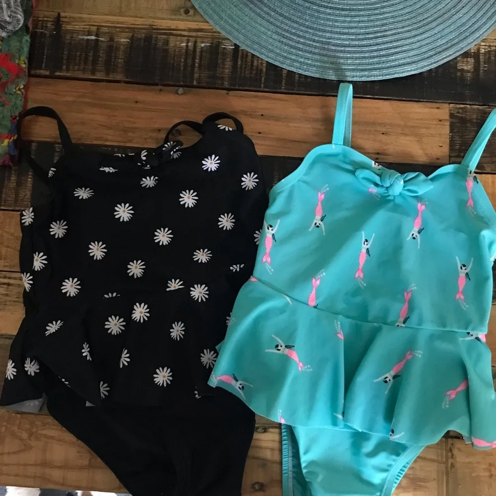 10/$40 VGUC Mermaid Print Toddler One Piece Peplum Turquoise Ruffled Swimsuit_3